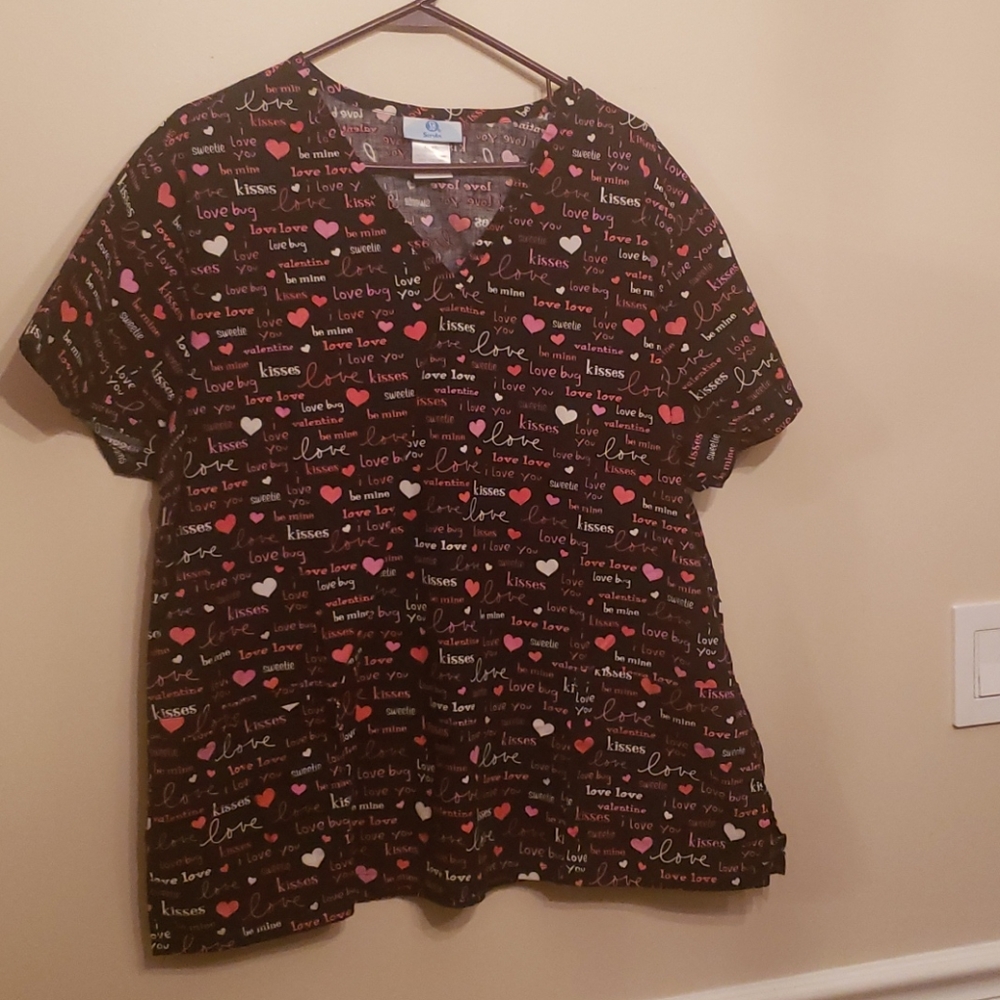 XL SB Scrubs top black & pink valentine love print